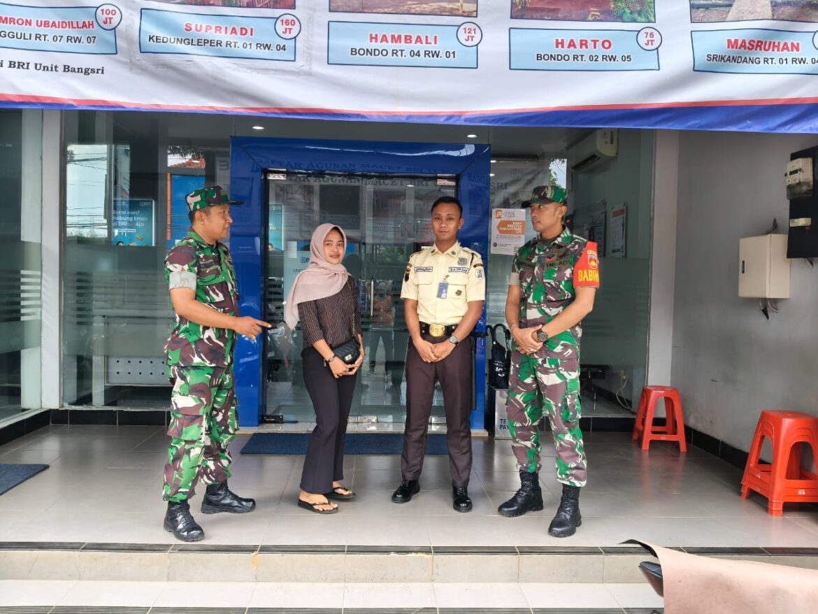 Kodim 0719/Jepara Laksanakan Monitoring Wilayah di Bank BRI Bangsri dalam Rangka Bakti Teritorial Prima