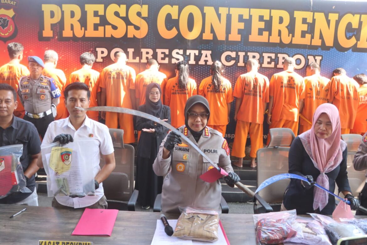 Satreskrim Polresta Cirebon Ungkap 17 Kasus Kriminal, 18 Tersangka dan Puluhan Barang Bukti Diamankan