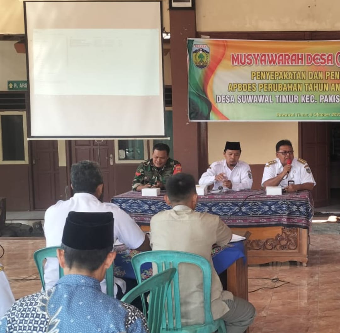 Babinsa Desa Suwawal Timur Koptu Juwadi Hadiri Musyawarah Desa (Musdes) Penyepakatan dan Penetapan APBDES Perubahan Tahun Anggaran 2025