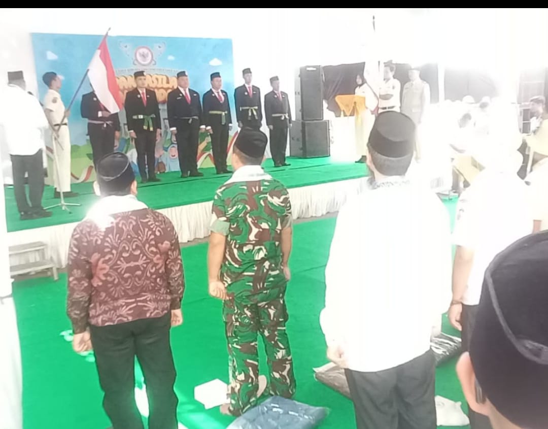 Babinsa Desa Tedunan Monitoring Kegiatan Pelantikan Duta Pancasila dan Saka Adikara di Ponpes Al Muttaqin Jepara