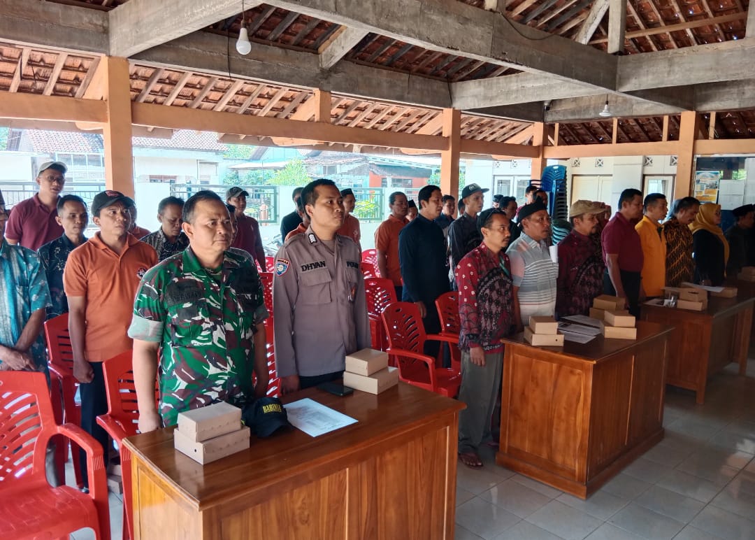 Babinsa Desa Dongos Hadiri Musdes Perubahan APBDes Tahun 2025