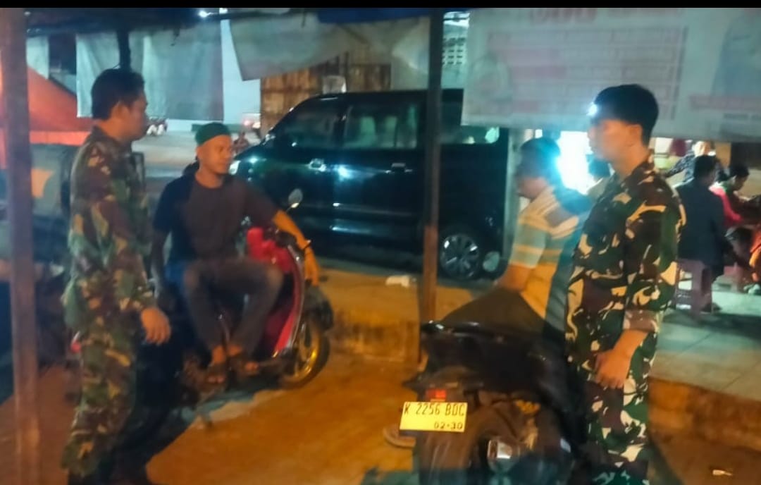 Jumat Tertib Bersama TNI: Kodim 0719/Jepara Turun ke Swalayan dan Pasar Batealit