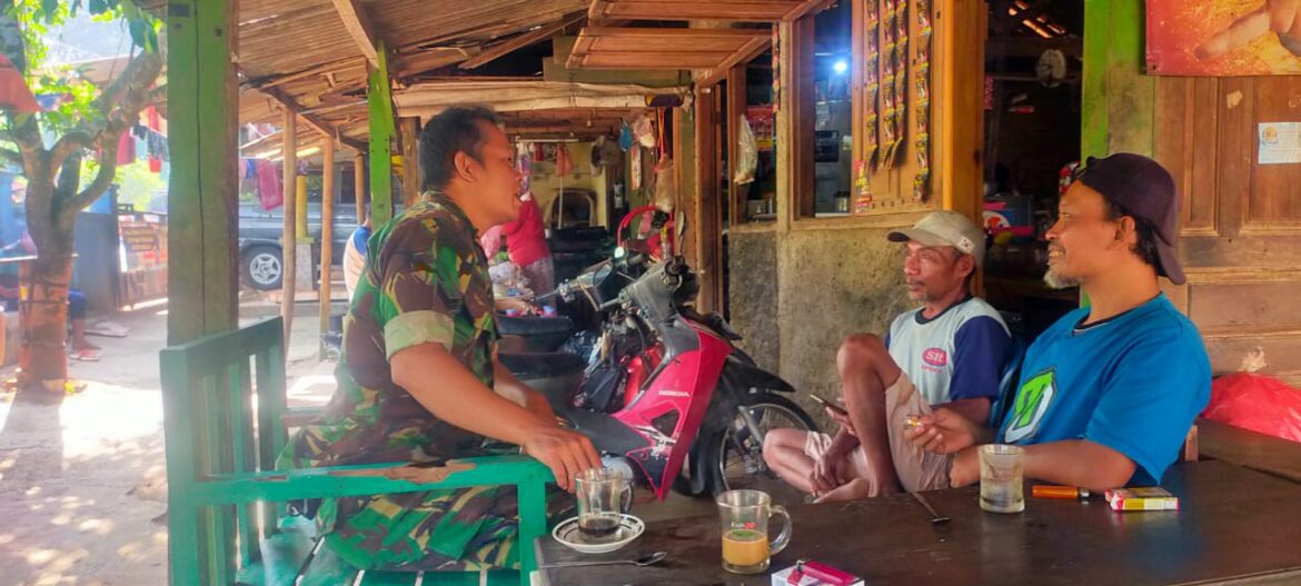 Babinsa Desa Mindahan Kidul Sertu Sutarno Laksanakan Komsos dalam Rangka Bhakti Teritorial PRIMA