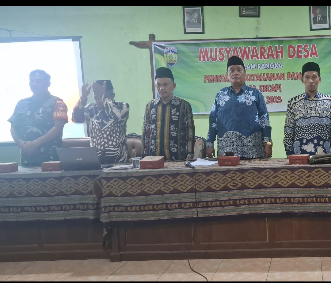 Babinsa Desa Kecapi Hadiri Musyawarah Desa Penetapan Program Ketahanan Pangan dan Penyertaan Modal BUMDesa Tahun 2025