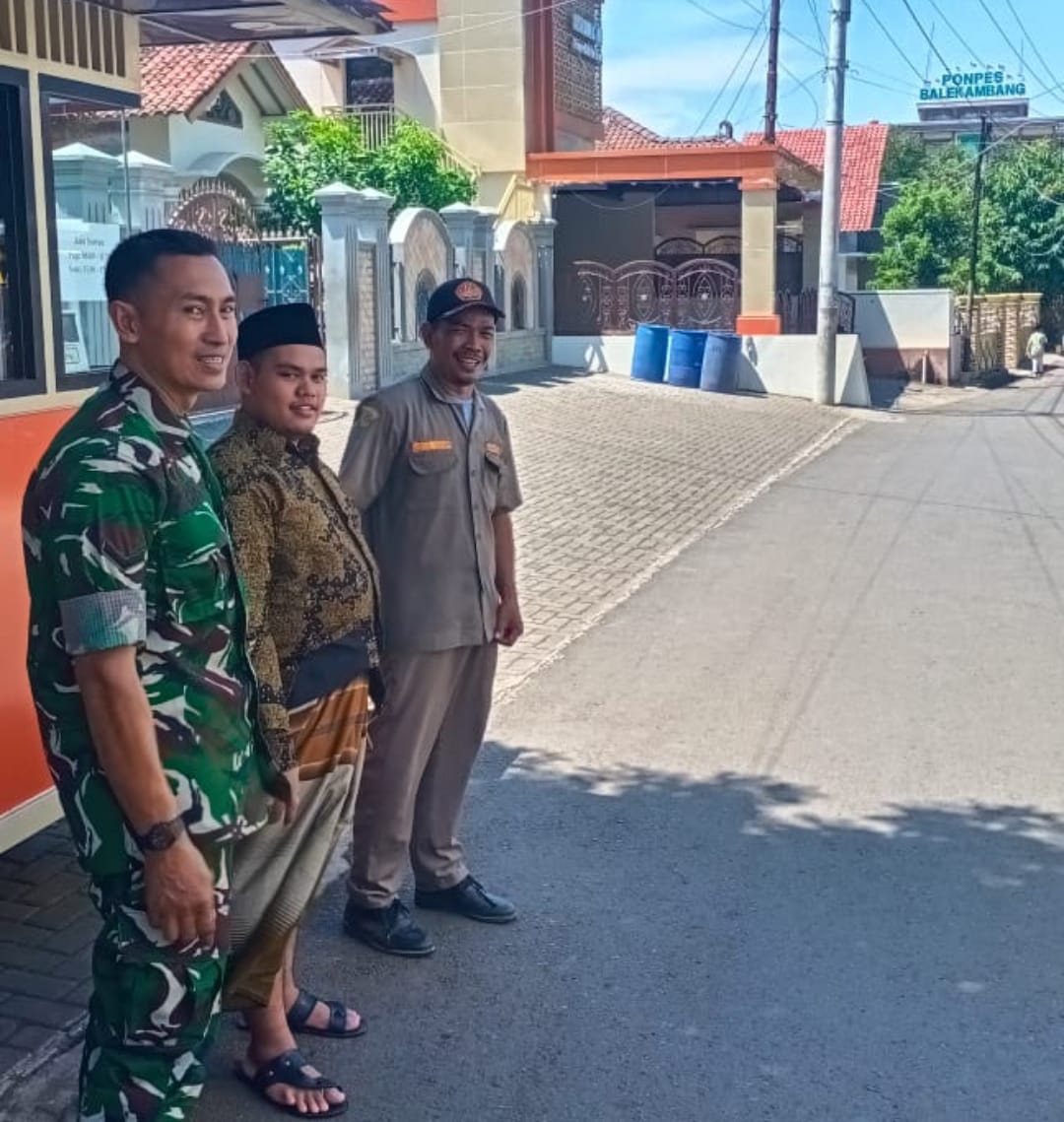 TNI Menyapa Pesantren: Kodim 0719/Jepara Gelar Patroli Damai di Bale Kambang