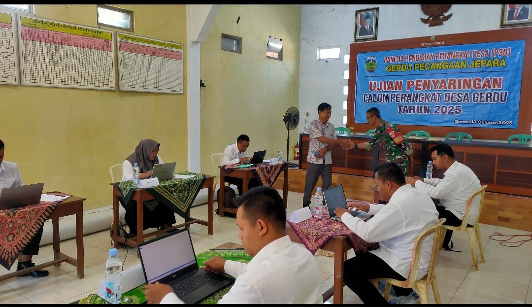Babinsa Gerdu Laksanakan Pengawasan Ujian Penyaringan Calon Perangkat Desa Tahun 2025