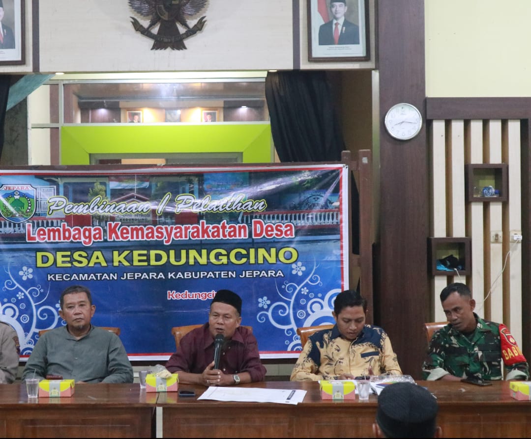Sinergi TNI-Polri dan Aparatur Desa, Babinsa Kedungcino Hadiri Pertemuan Rutin LMD dan Bimtek Pemutakhiran Profil Desa