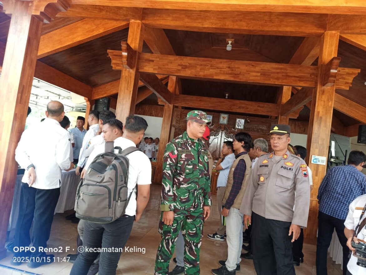 Danramil 08/Keling Diwakili Koptu Slamet Riyadi Hadiri Kegiatan “Bupati Ngantor di Desa” Tahap 2 di Desa Kaligarang