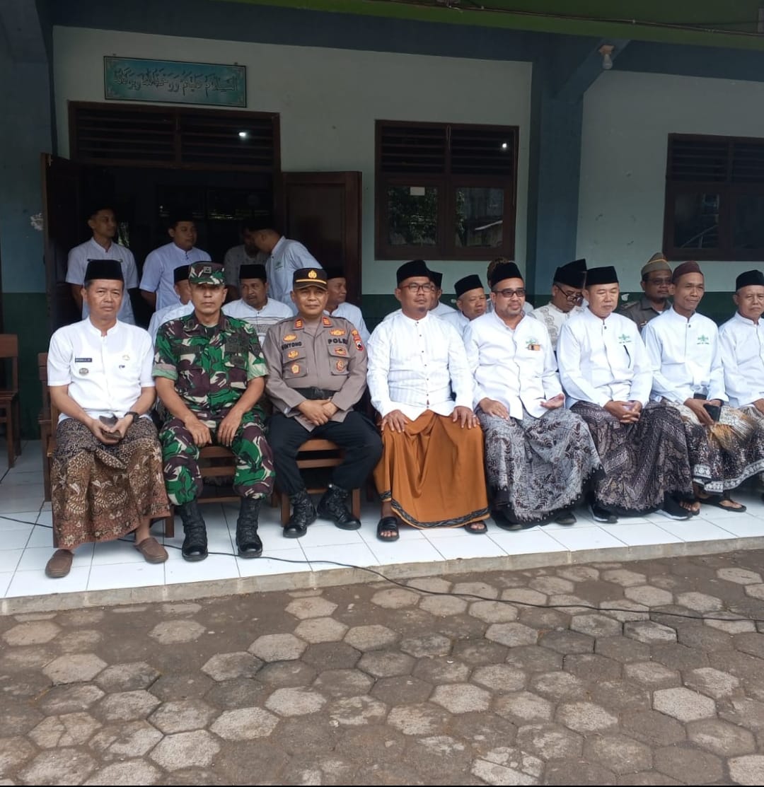 Koramil 11/Tahunan Hadiri Apel Hari Santri Nasional 2025 di MI Zumrotul Wildan Ngabul