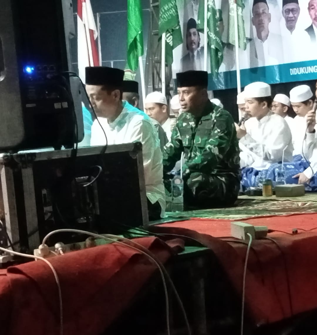 Danramil 06/Welahan Hadiri “Jepara Bersholawat” di Gelora Bumi Kuwanten, Peringati Hari Santri Nasional 2025