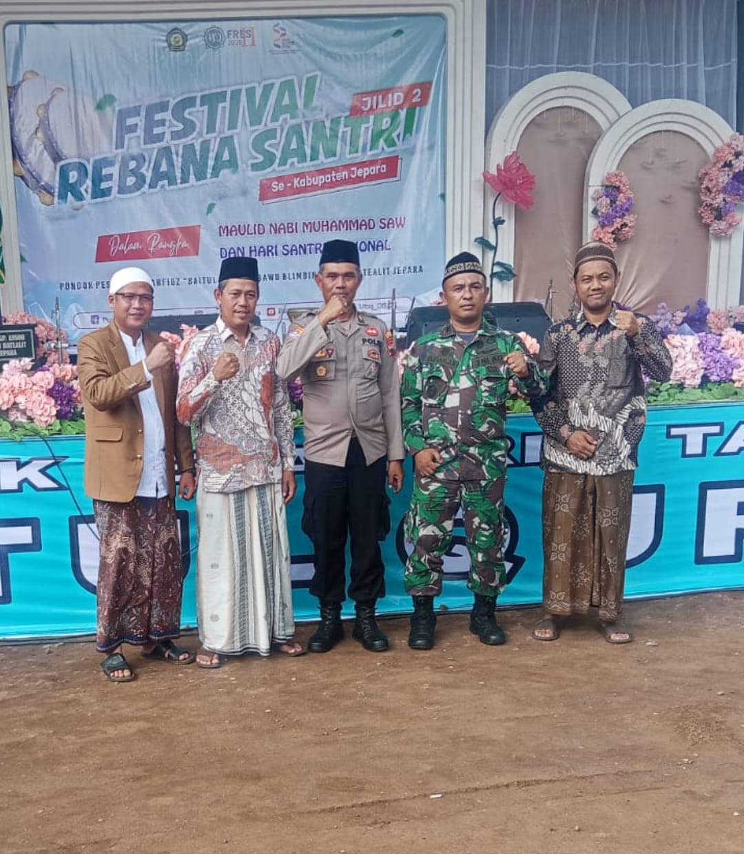 Rebana Bergema, Santri Bersama TNI Berirama! Danramil 03/Batealit Hadiri Festival Santri Jepara