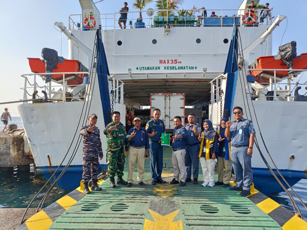 Dari Pulau ke Daratan: TNI Prima Kodim 0719/Jepara Pastikan Pelayaran Aman dan Lancar