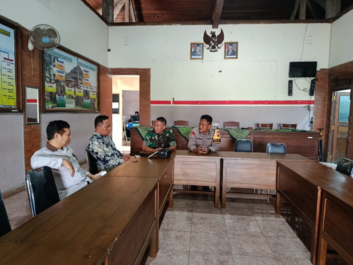 Komsos Bhakti TNI PRIMA: Sinergi TNI, Polri, dan Desa untuk Keamanan Lingkungan