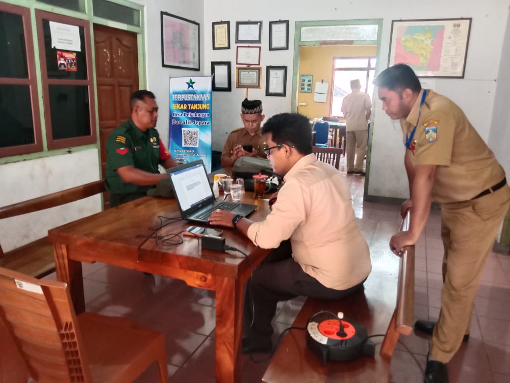 Babinsa Desa Pekalongan Laksanakan Komsos dalam rangka Bakti TNI Prima