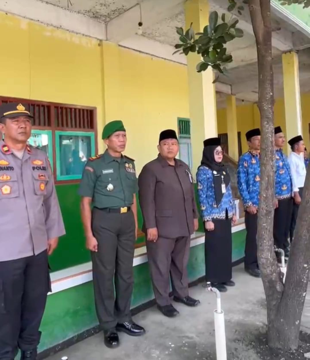 Danramil 12/Donorojo Hadiri Upacara Hari Sumpah Pemuda di MA NU Desa Ujungwatu
