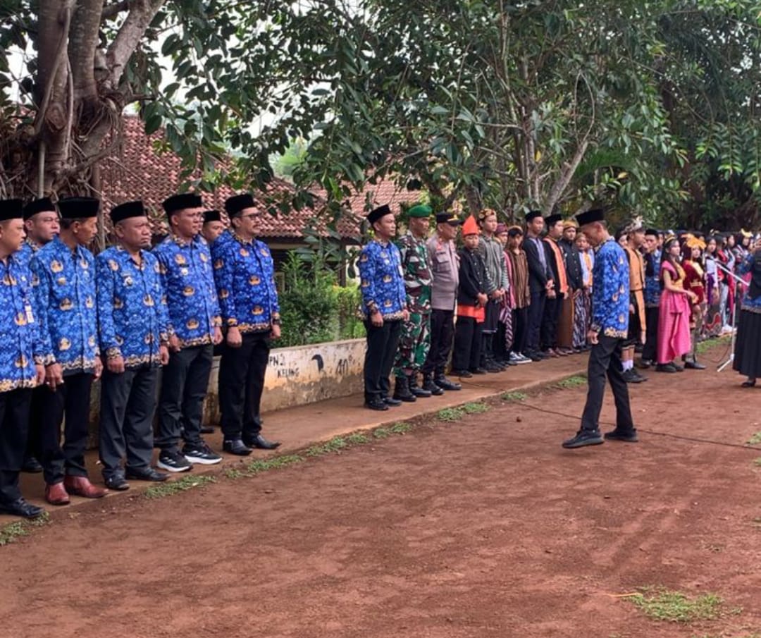 Danramil 08/Keling Hadiri Upacara Peringatan Hari Sumpah Pemuda ke-97 Tahun 2025 di SMPN 1 Keling