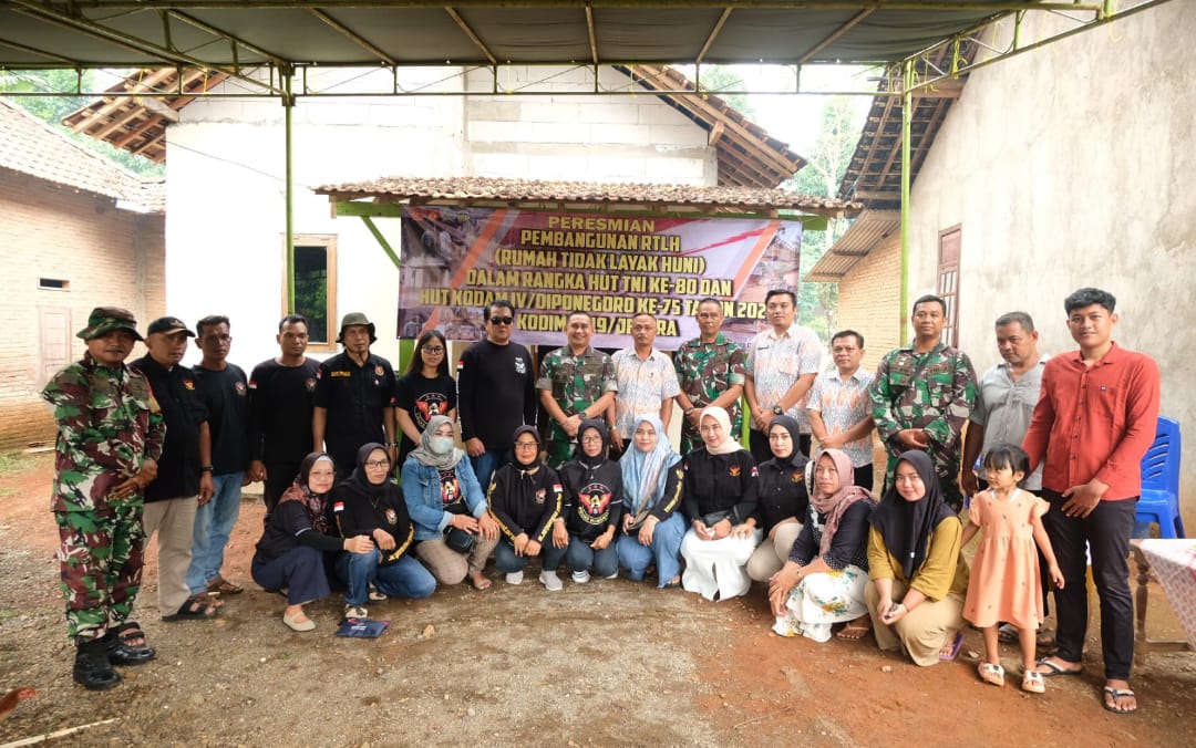 Dandim 0719/Jepara Serahkan Perbaikan RTLH di Desa Bondo dan Kaligarang pada Hari Sumpah Pemuda 2025