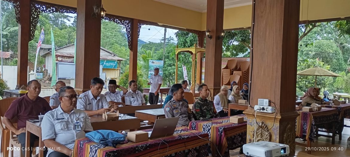Babinsa Desa Plajan Hadiri Giat Inisiasi Desa Layak Anak di Balai Desa Plajan