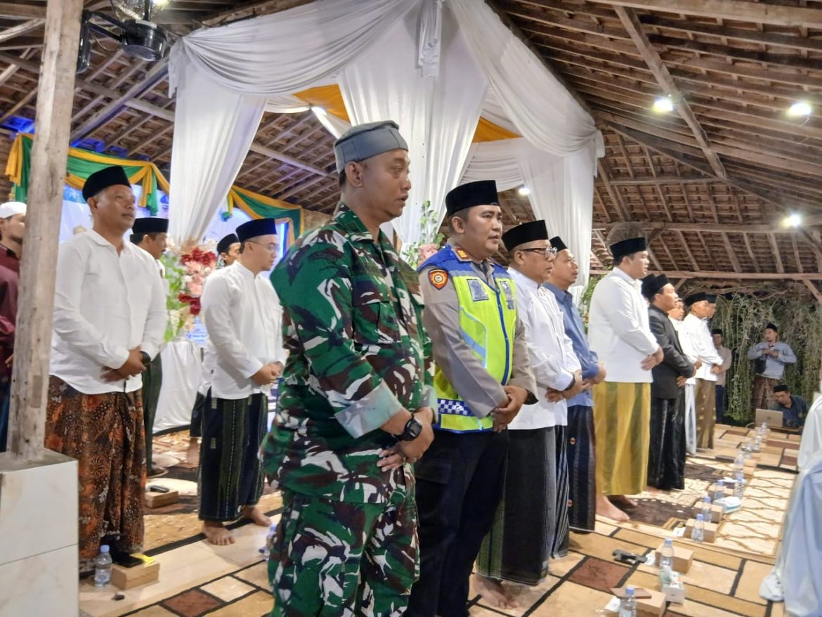 Danramil 05/Mayong Hadiri Jepara Bersholawat dan Doa Bersama di Kecamatan Nalumsari