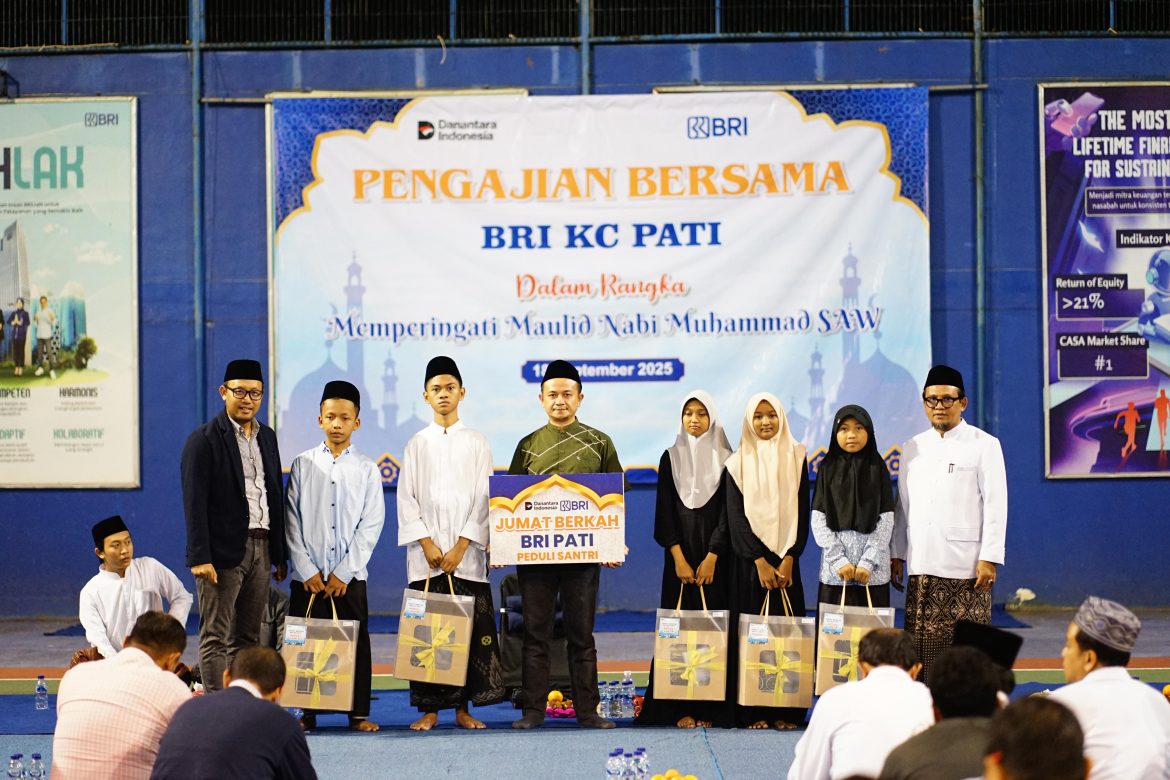 BRI BO Pati Gelar Pengajian Maulid Nabi dan Bagikan 60 Paket Bingkisan untuk Santri