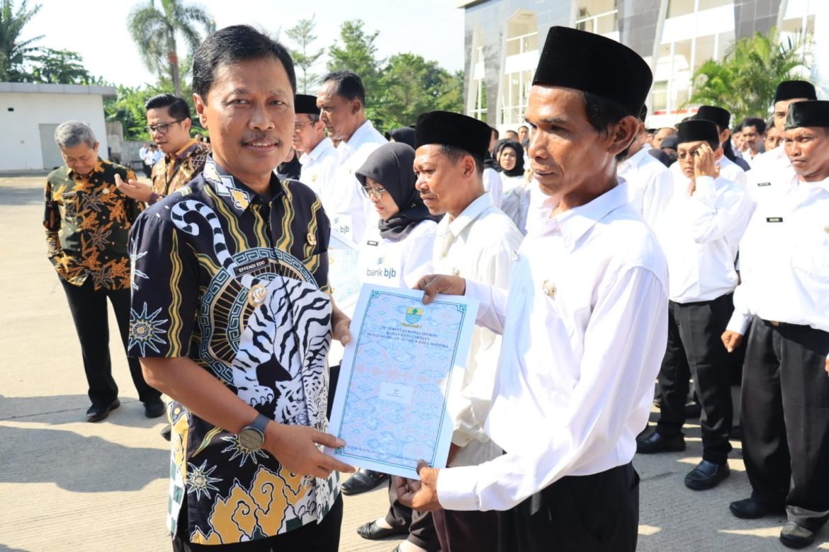 Wali Kota Serahkan Petikan SK PPPK Paruh Waktu 2025, Tegaskan Semangat Pengabdian dan Pelayanan Publik