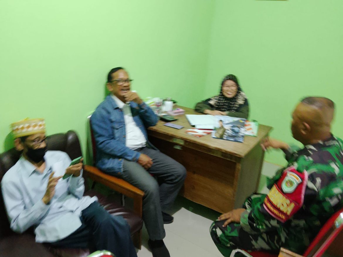 Babinsa Kelurahan Larangan Laksanakan Anjangsana ke Koperasi Merah Putih, Bahas Perkembangan Kegiatan Ekonomi Warga