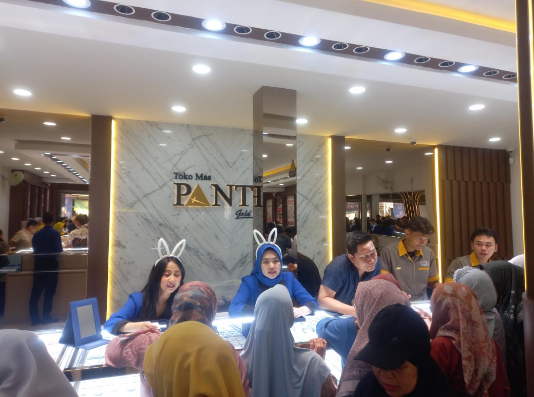 Hebohkan Warga Bandung, Toko Mas Pantes Cabang ke 28 Ujung Berung Dipadati Pelanggan   