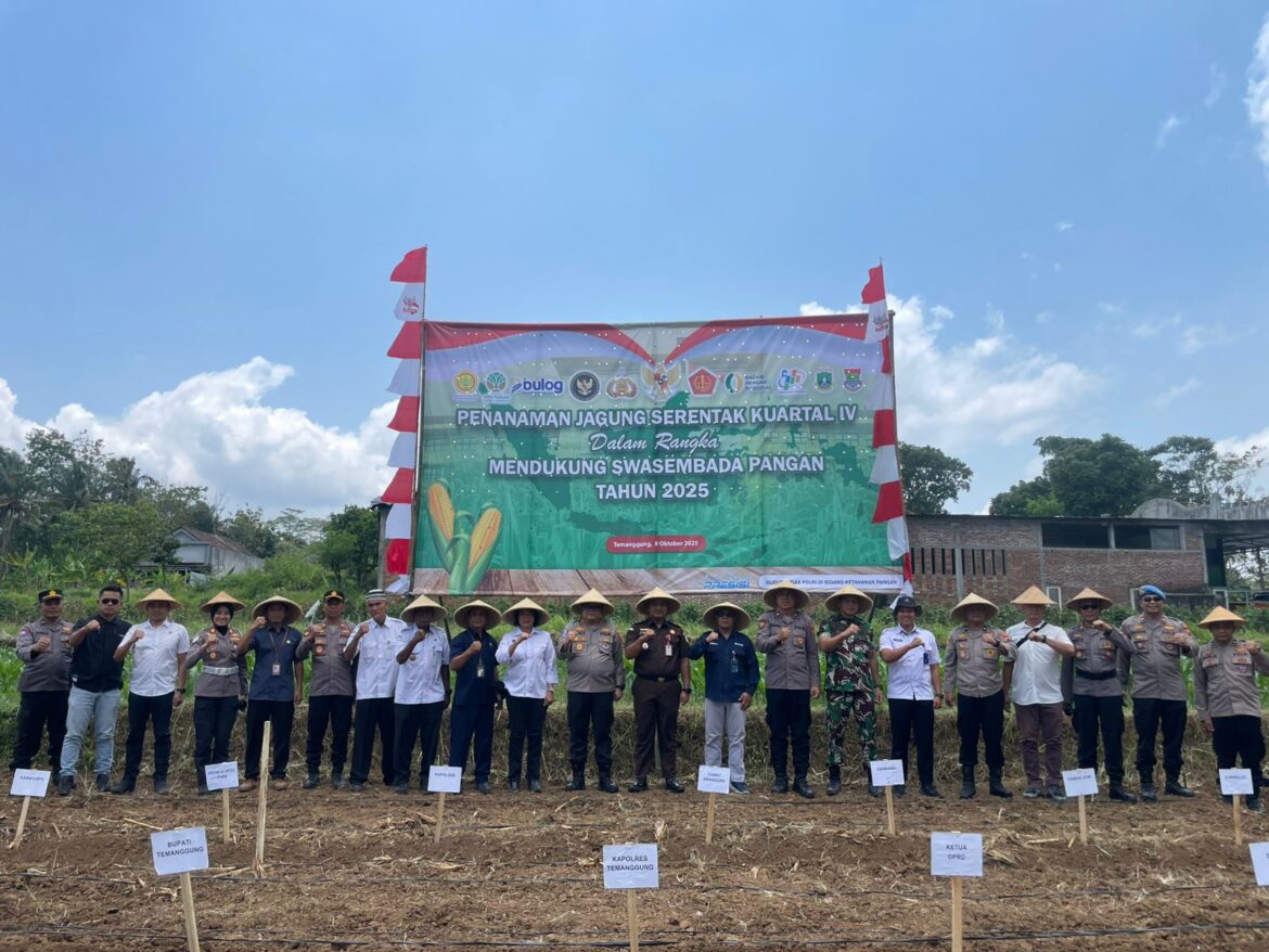 Polres Temanggung Tanam Jagung Serentak Dukung Swasembada Pangan, Gelar Baksos Kesehatan dan Pangan Murah