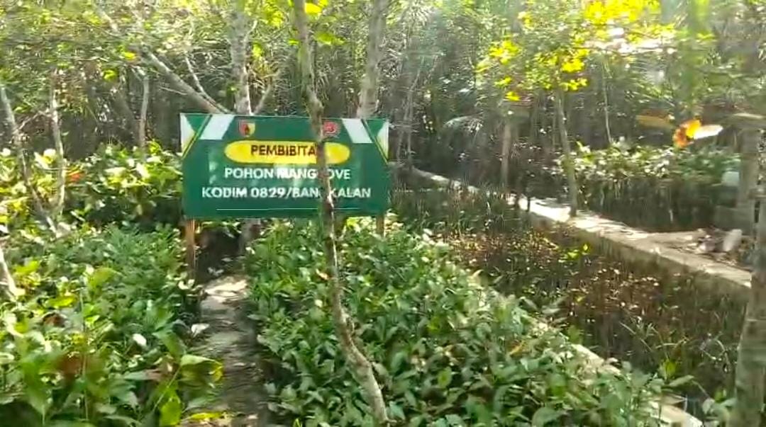 Sinergi Lintas Sektor Arosbaya Gelar Karya Bhakti Bersihkan Akses Lokasi Mangrove