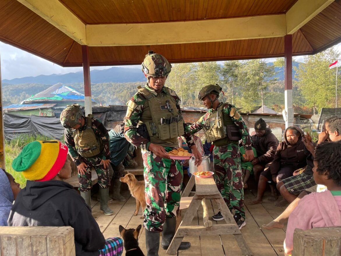 Satgas Yonif 700/WYC Gelar “Minggu Kasih” Bersama Warga Eronggobak, Wujud Kedamaian dan Kebersamaan di Tanah Puncak