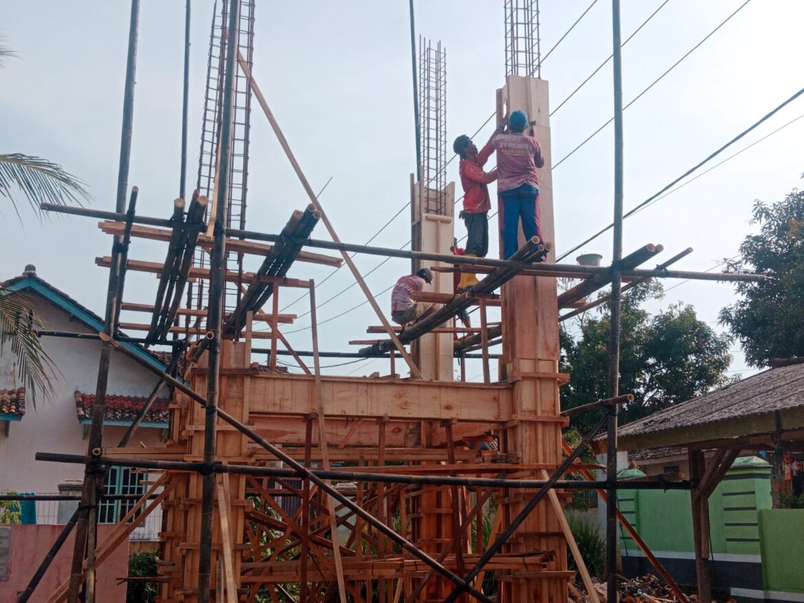 Abaikan Kesehatan Dan Keselamatan Pekerja Proyek SPAM Dimekar Mulya Palas Duga Labrak Undang – Undang K3