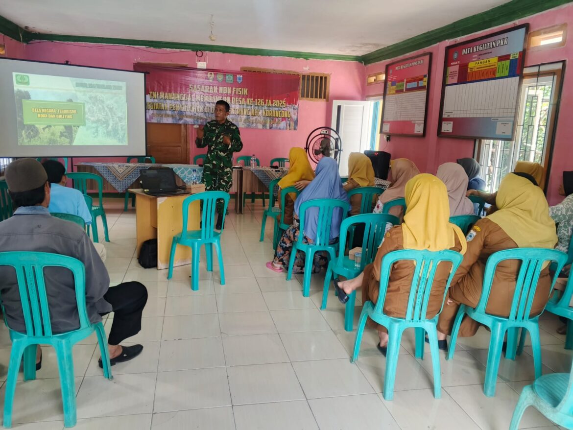 Danramil 0101/Pandeglang Kapten Inf Dedi Bonar Sirait Berikan Penyuluhan Wawasan Kebangsaan di Desa Cikentrung dalam Rangka TMMD ke-126