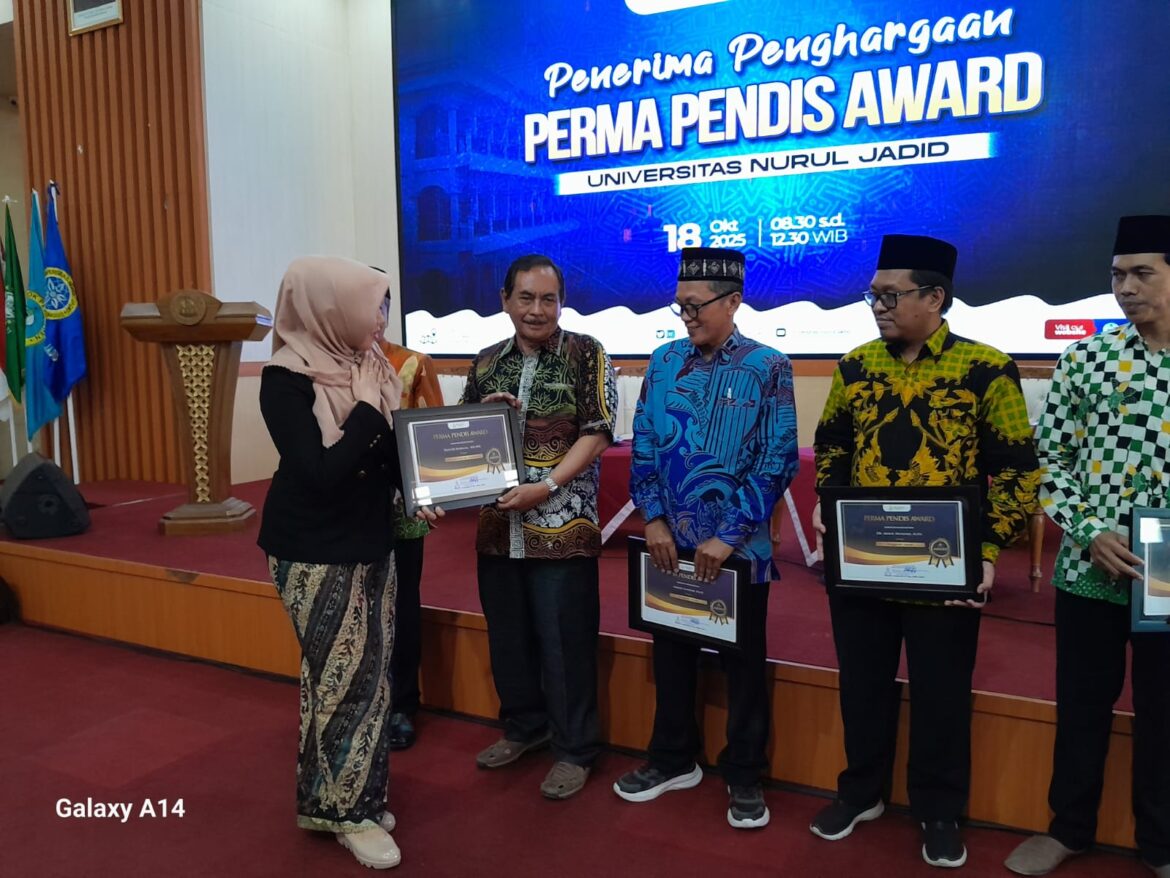 Ketua Senat STAINUS Garut, Prof. Dr. H. Budiman, M.Si., M.M., CEA Raih Penghargaan “Ketua Senat Visioner dan Transformasional” dari PERMA PENDIS Indonesia
