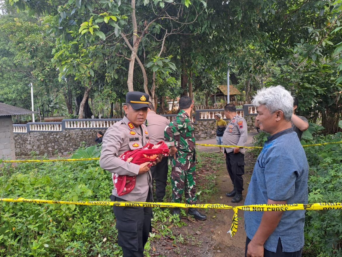 Hendak Ke Masjid, Warga Wringin Putih Temukan Bayi Laki laki
