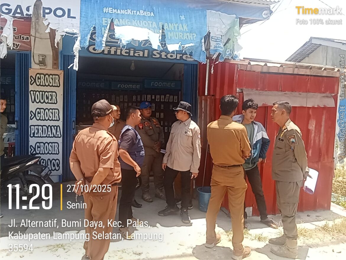 Terkuak!!! Pemasangan Tiang Dan Kabel Internet Di Palas , Kepala Desa Mendapat Kompensasi Dari Pihak Provider