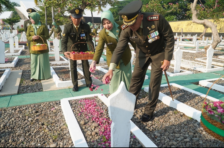 Ziarah dan Baksos, Warnai Peringatan HUT ke-80 TNI di Madiun