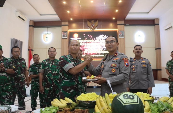 Rombongan Polres Pasuruan Kunjungi Kodim 0819, Ucapkan Selamat HUT TNI ke-80