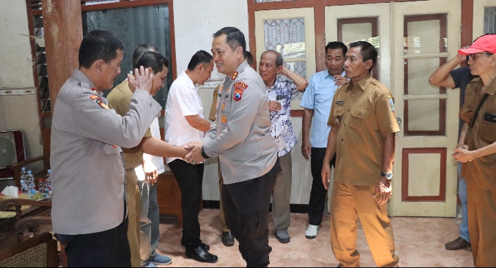 Kapolres Nganjuk Jalin Silaturahmi dengan Kades se-Kecamatan Prambon untuk Perkuat Harkamtibmas dan Program “Desa Tangguh Pangan”