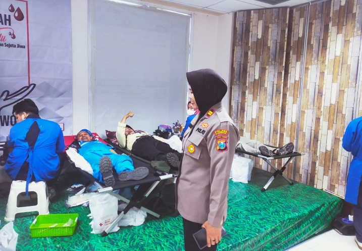 Kolaburasi Polres Pasuruan Dan Satpam Mengadakan Donor Darah Dalam Rangkan HUT Satpam Ke-45