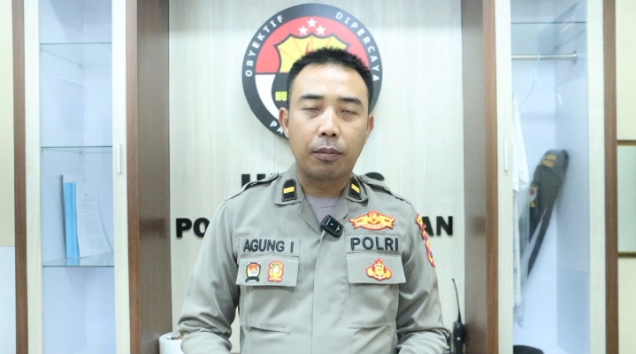 Anggota Polsek Tanjungbumi, Jadi Pembina Komunitas Bahasa Isyarat Tuna Rungu — Bantu Berikan Penyuluhan Belajar Las dan Potong Rambut