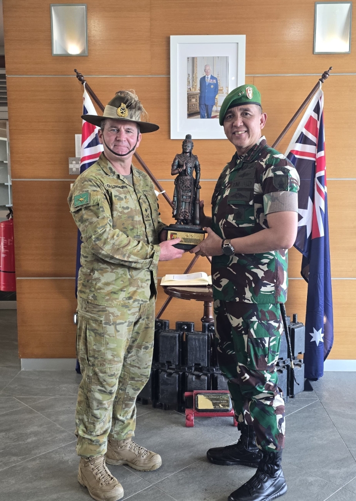 Pangdam Brawijaya Meninjau Latma TNI-AD dan Angkatan Darat Australia