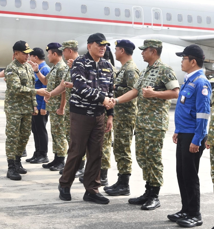 Menhan RI Tinjau Uji Coba Kapal Selam Tanpa Awak di Koarmada II, Danrem 084/Bhaskara Jaya Turut Dampingi