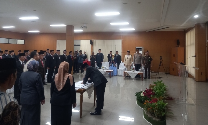 Usai Dilantik Walikota Minta Awal Tahun 2026 Tidak Ada Jabatan Kosong   