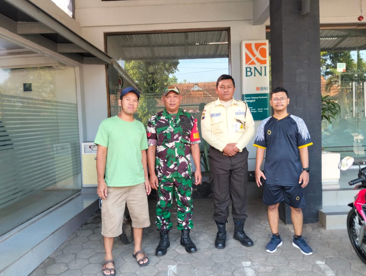 Kodim 0719/Jepara Laksanakan Bakti Teritorial Prima Monitoring Situasi Wilayah di Bank BCA Bangsri