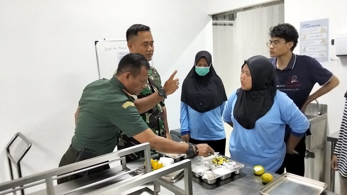 Dandim 0614 / Kota Cirebon Laksanakan Sidak ke Dapur SPPG Program MBG di Kecamatan Harjamukti