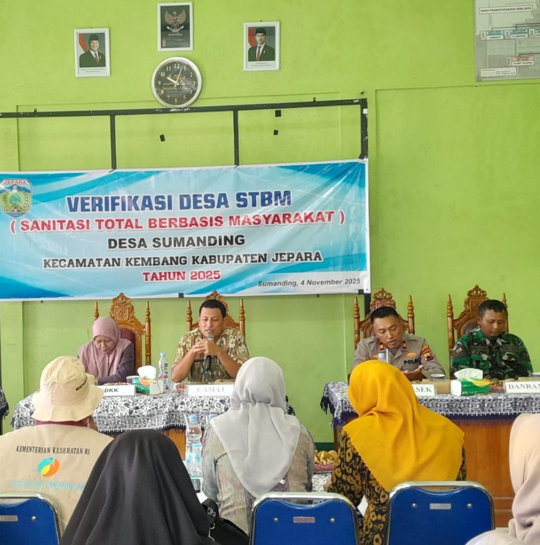 Serma Nurkamid mewakili Danramil 07 Bangsri Melaksanakan Verifikasi STBM di Desa Sumanding Kec Kembang