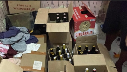 Sat Resnarkoba Polres Cirebon Kota Amankan 108 Botol Miras Ilegal di Desa Suranenggala