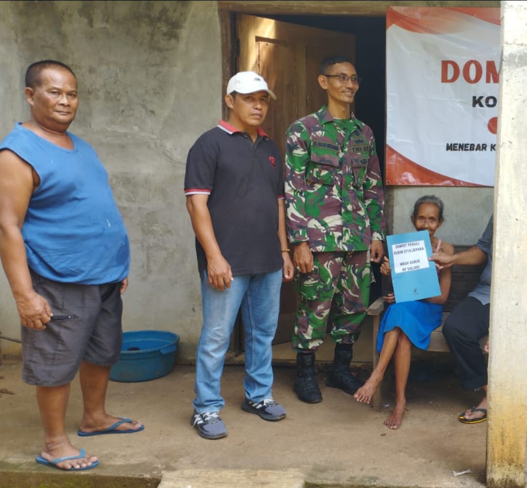 Aksi 89 Dompet Peduli Kodim 0719/Jepara: TNI Hadir untuk Lansia Tak Bersuami di Lebuawu