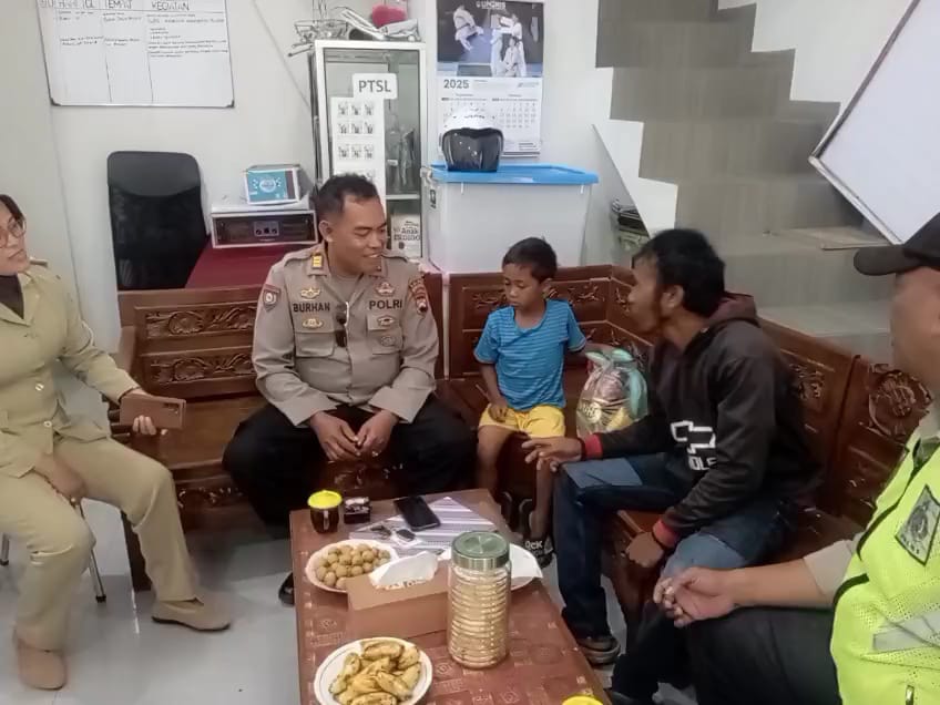 Kurang Dari 3 Jam Anak Terlantar di Kalirejo Ungaran, Diserahkan Polres Semarang ke Orang Tuanya