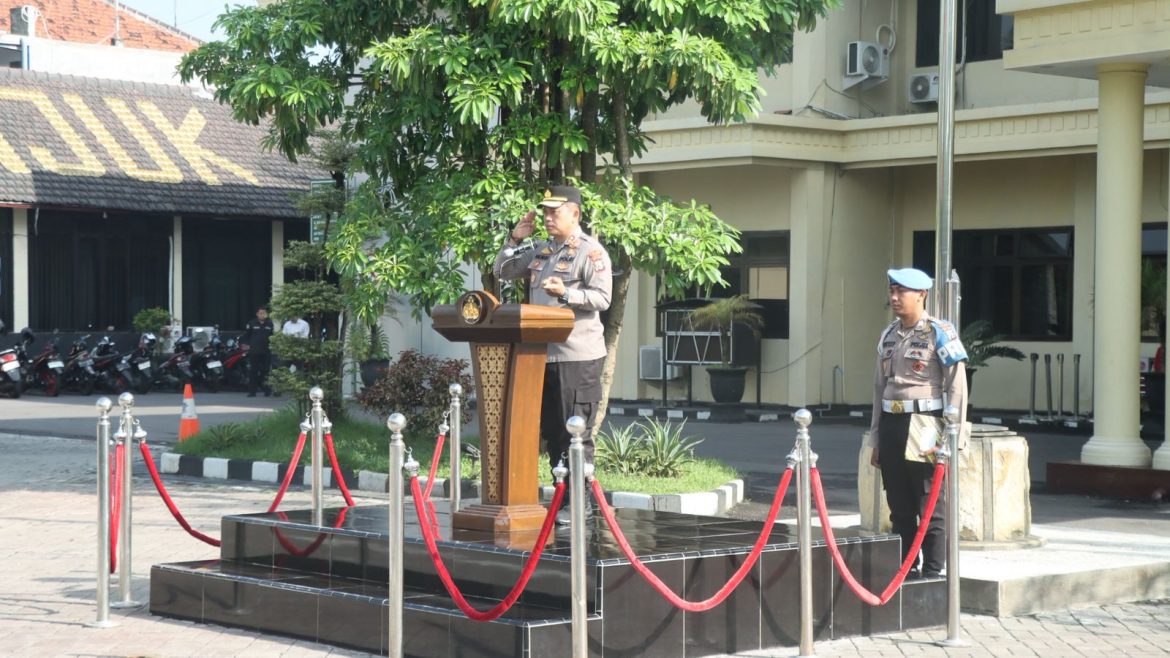 Kasihumas Polres Nganjuk Terima Kenaikan Pangkat Pengabdian Jadi Kompol